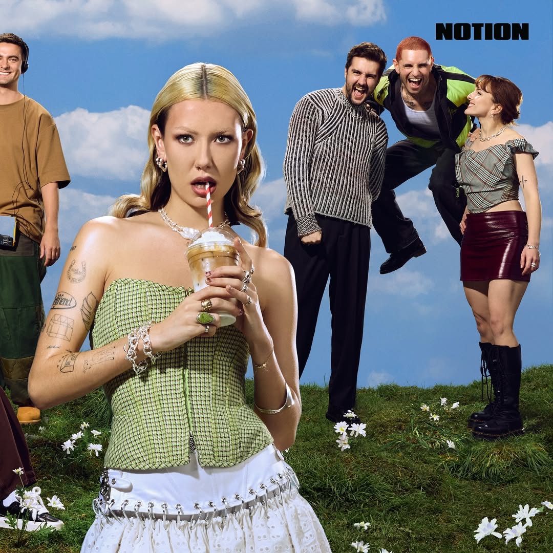 Work by Daisy Deane, Directeur, in Londen