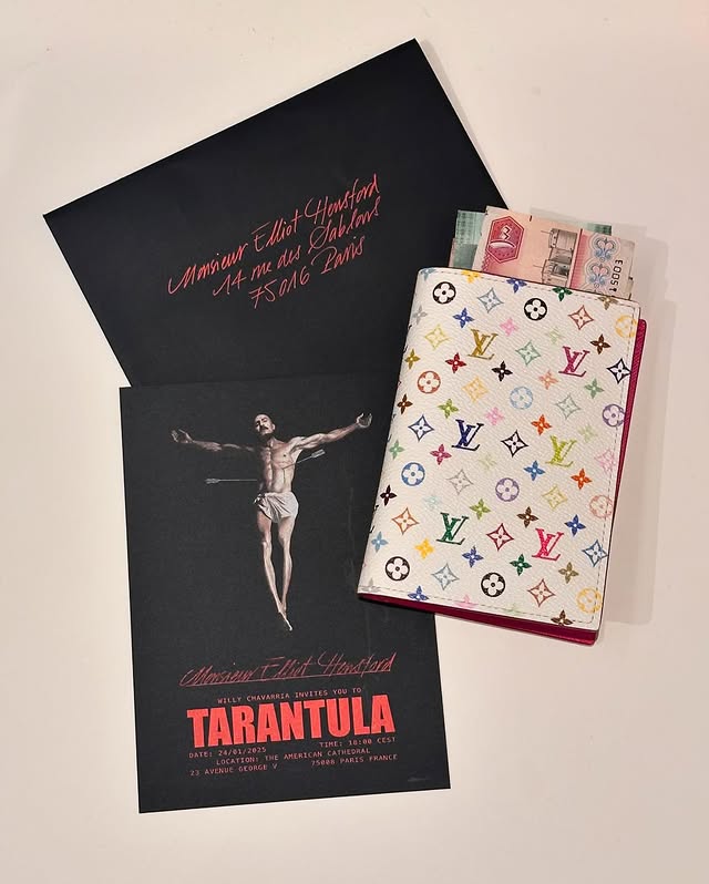 Work by Elliot Hensford, Director Creativo, in Londres