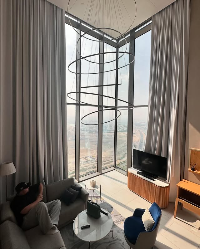 Work by Elliot Hensford, Réalisateur, in Londres