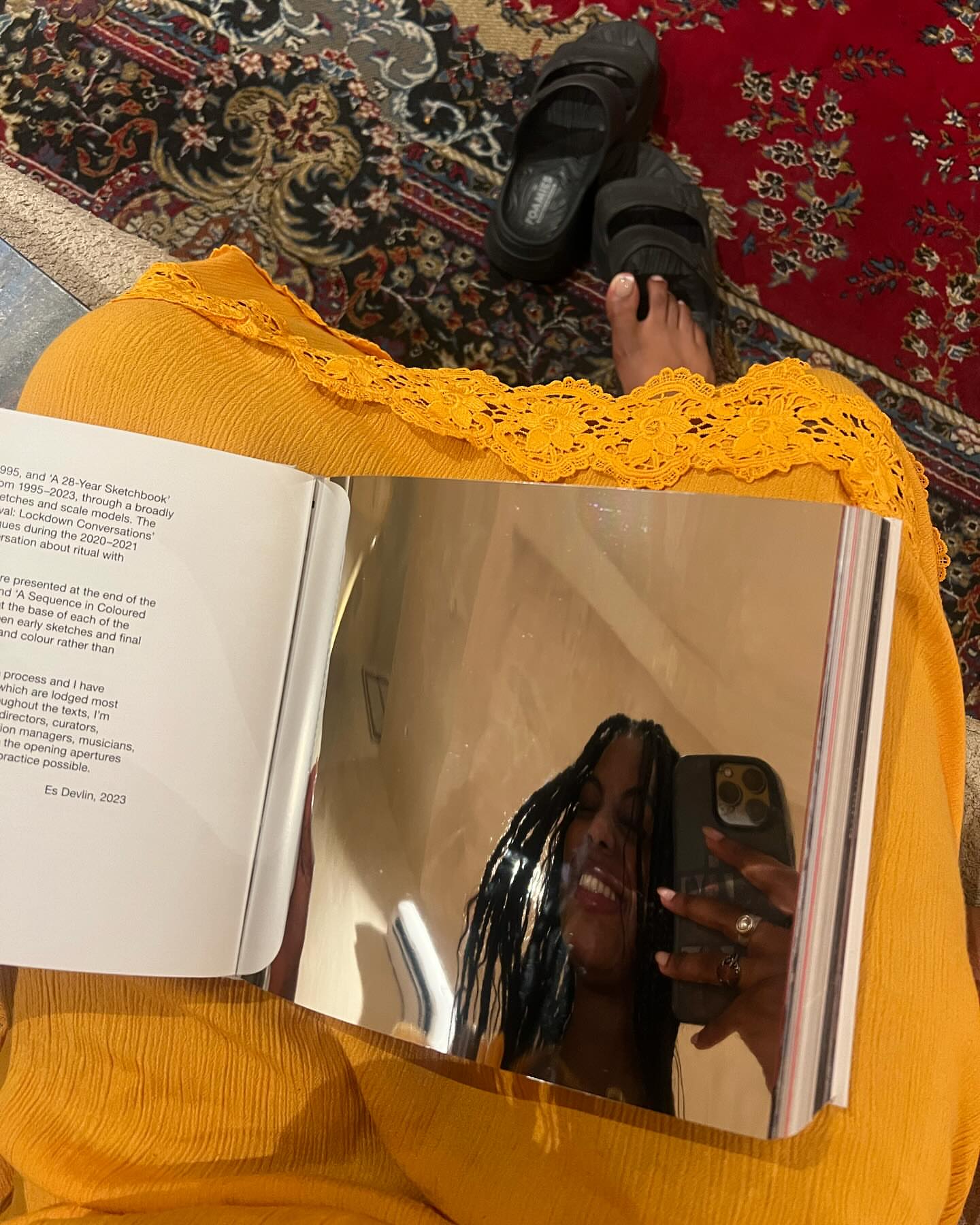 Work by Mariana Jaguite, Directeur, in Londen