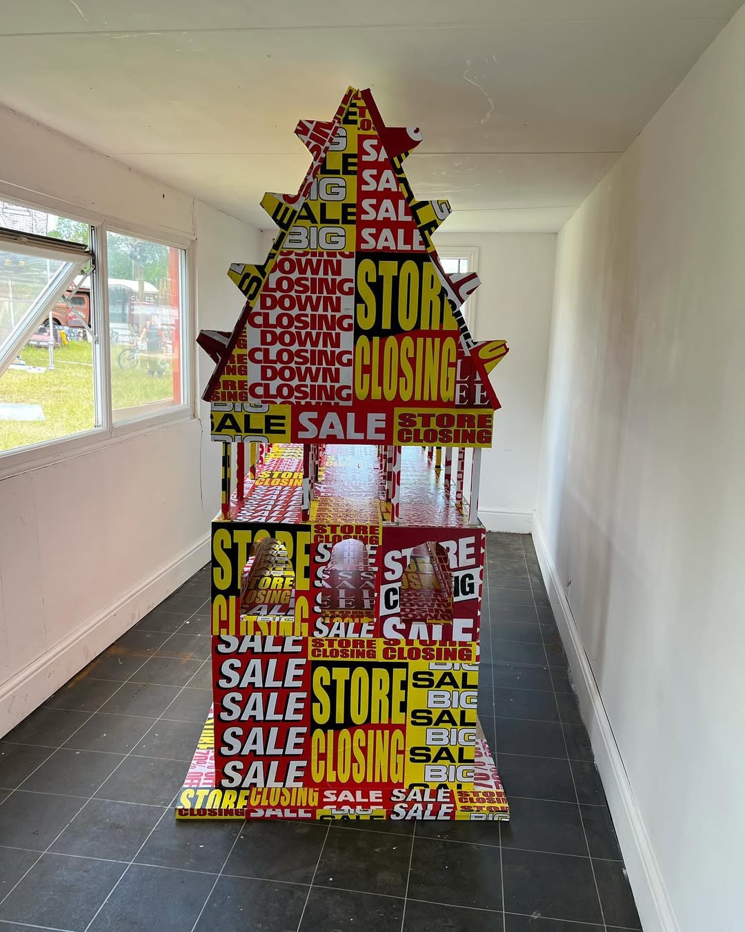 Work by Louis Gibson, Diseñador de Escenografía, in Londres