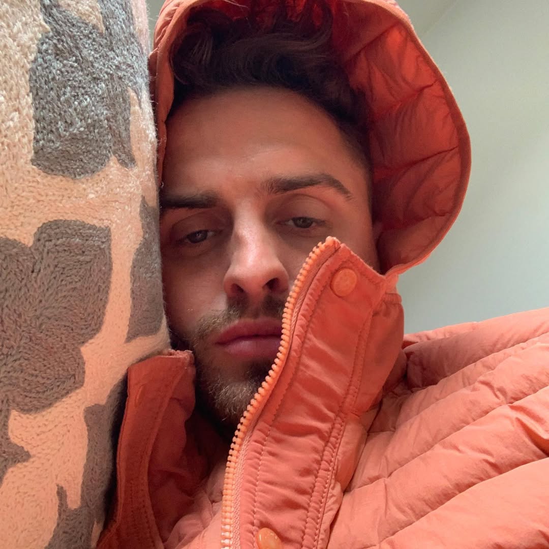 Work by hectordockrill, Director, in Londres