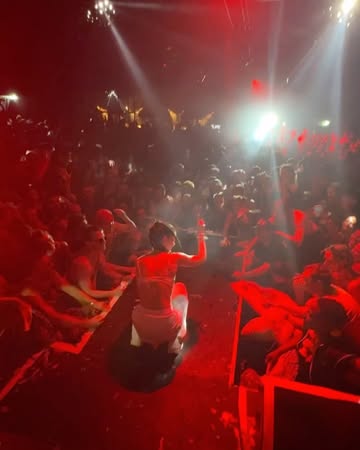 Work by M I K E O ' G O R M A N, Estilista de Cabello, in Londres