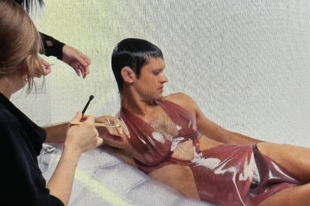 Work by JAD ZEE AHH, Director, in Londres