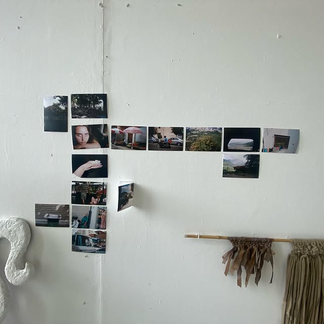 Work by Bardha Krasniqi, Directeur, in Londen