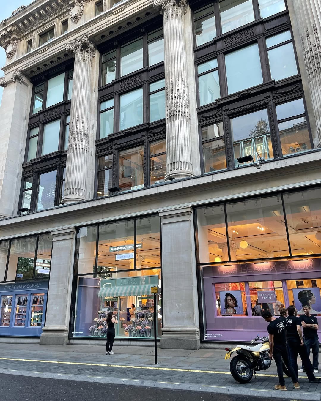 Work by Jasmine Wangpanya, Réalisateur, in Londres