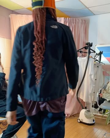 Work by Britini Campbell, Haar Stylist, in Londen