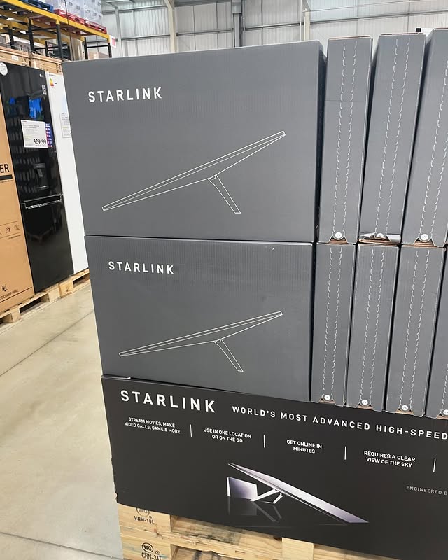 Work by C-.Jpg, Directeur artistique, in Londres