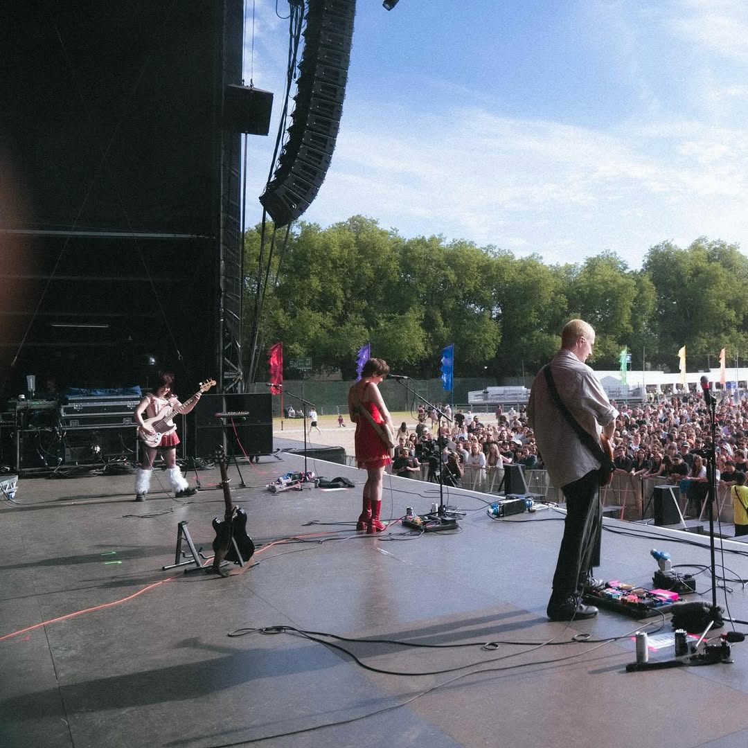 Work by Callaway Breeze, Director, in Londres