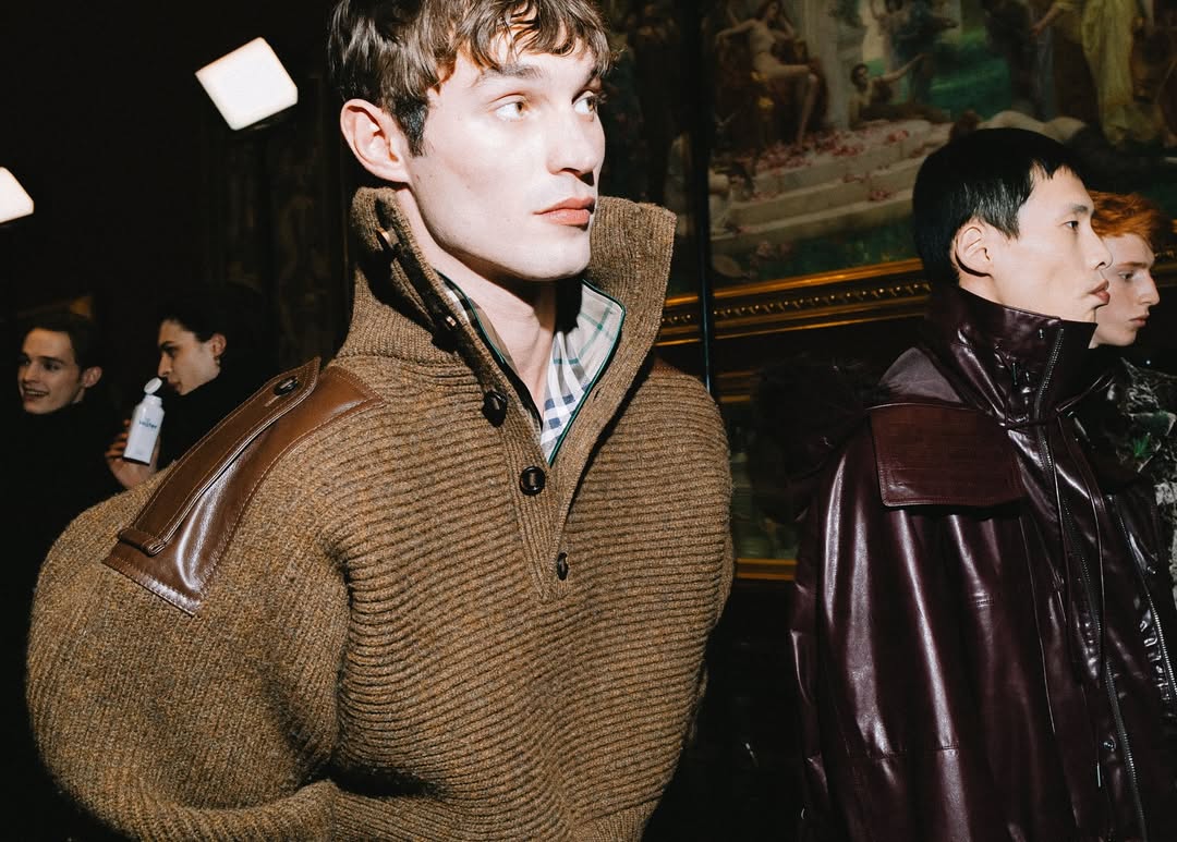 Work by 𝐄𝐋𝐋𝐄 𝐘𝐀𝐘𝐀, Director Creativo, in Londres