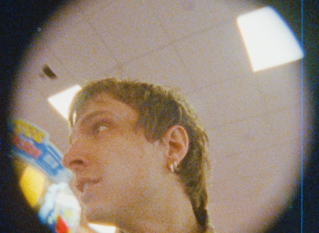 Work by Max Rollason, Directeur, in Londen