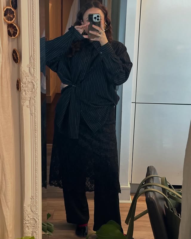 Work by liv, Director, in Londres