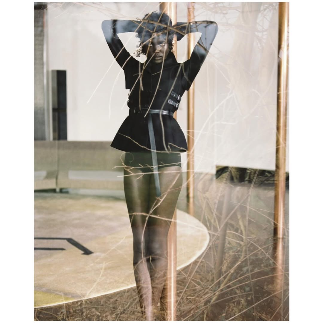 Work by Julian Watson Agency, Maquillador, in Londres