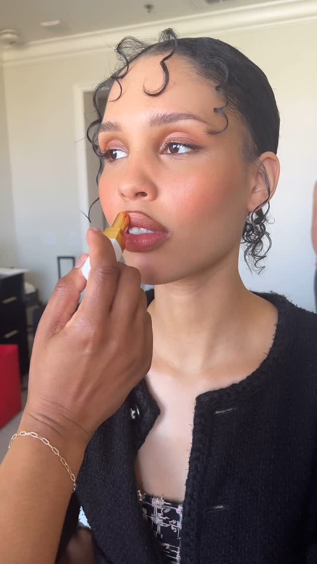 Work by Tasha Reiko Brown, Maquillador, in Londres