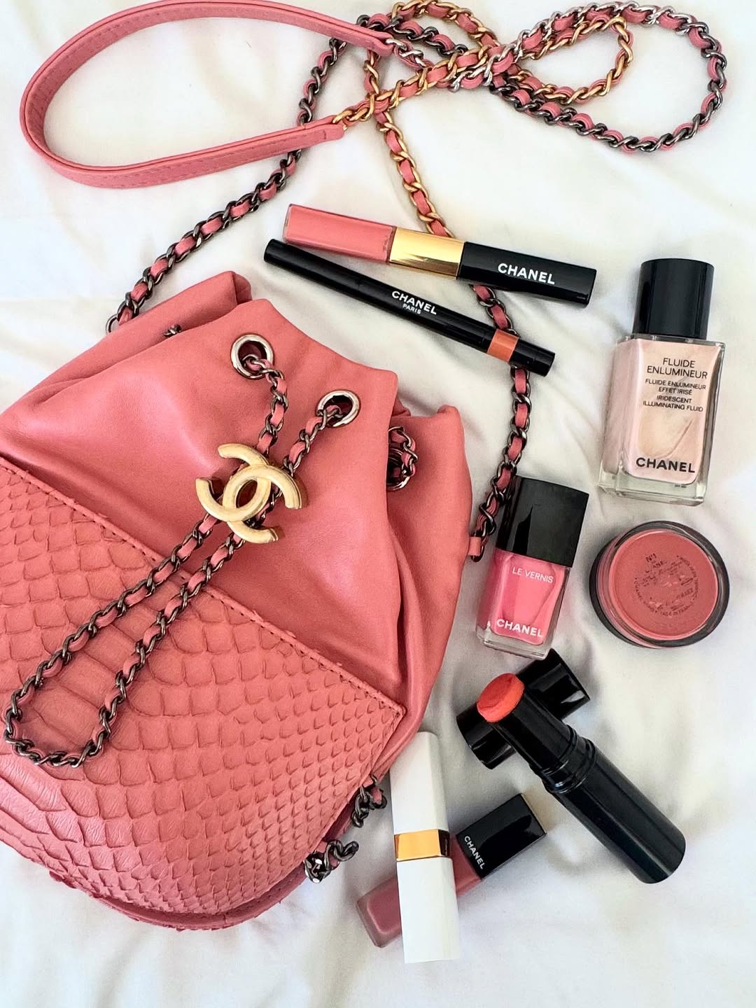 Work by Tasha Reiko Brown, Maquillador, in Londres