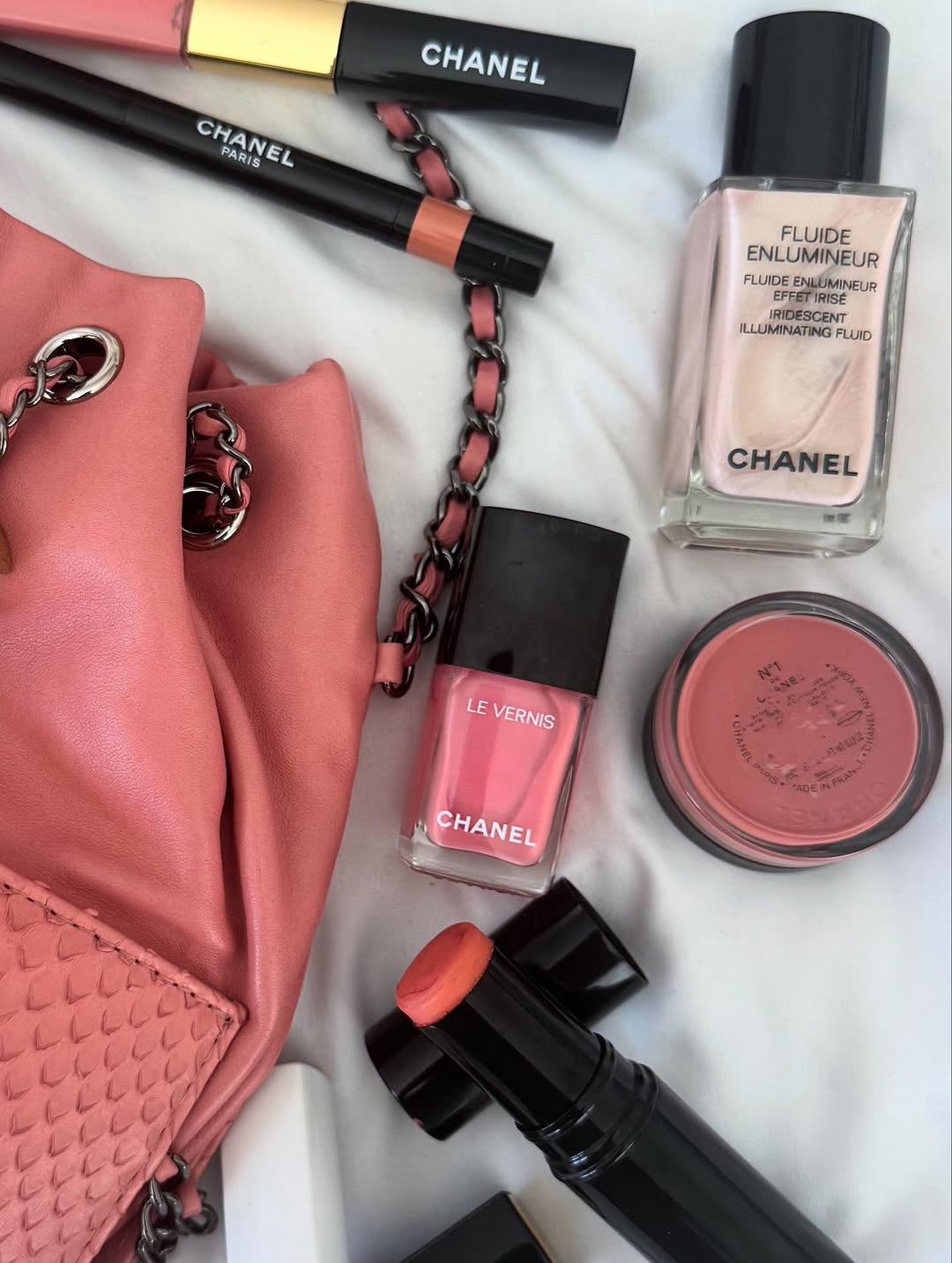 Work by Tasha Reiko Brown, Maquillador, in Londres