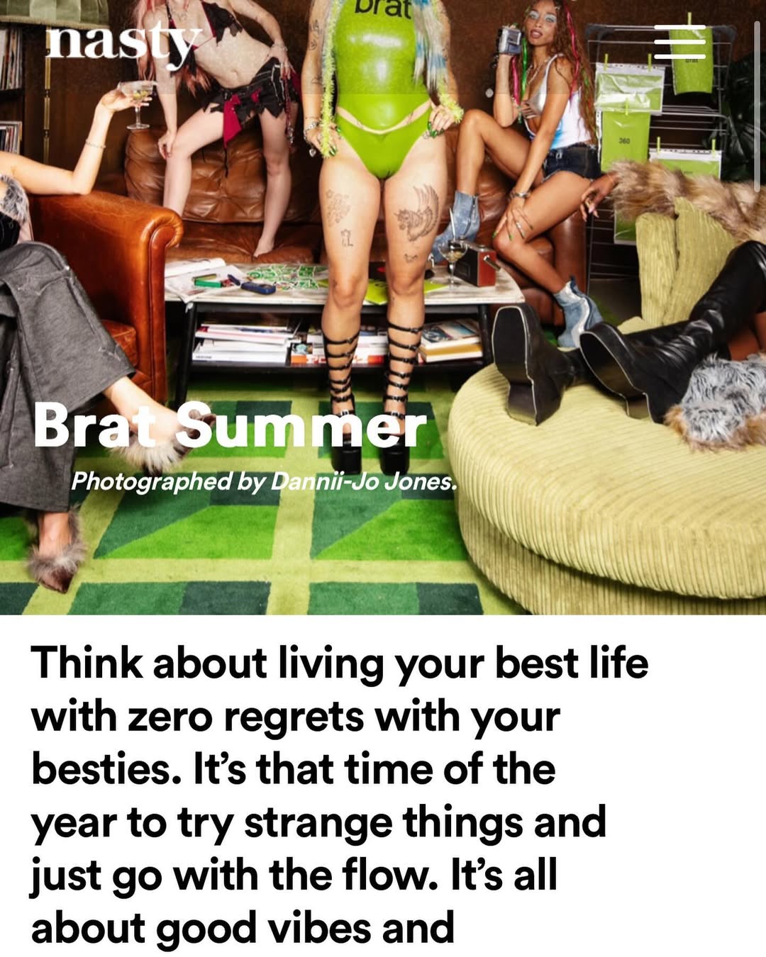 Work by Olivia Ann Wolstenholme, Directeur, in Londen