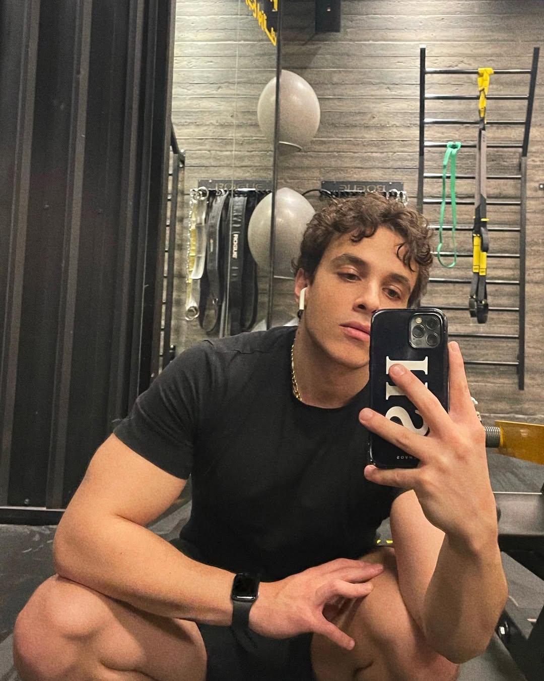 Work by saif 🗡, Director Creativo, in Londres