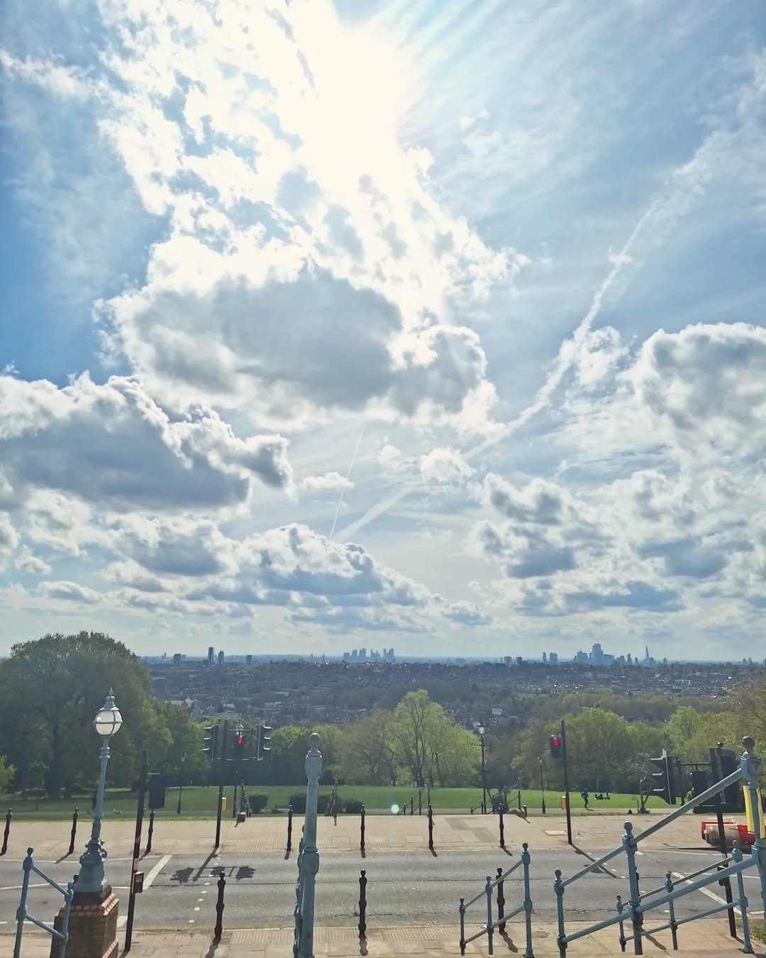 Work by Scarlett Russell, Director Creativo, in Londres