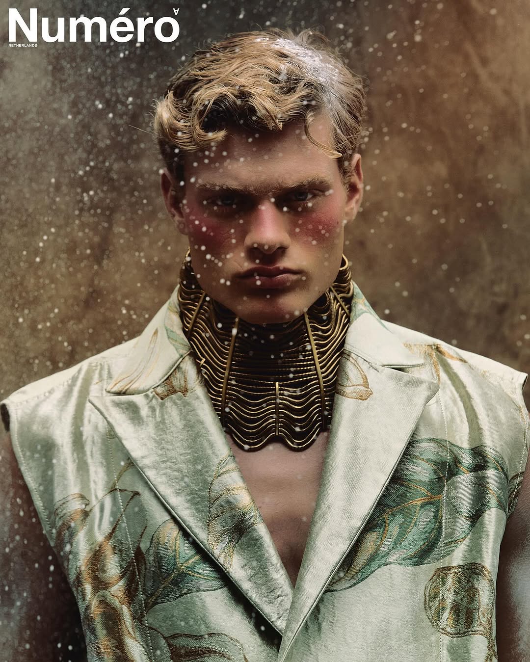 Work by Select Model London, Modelo, in Londres