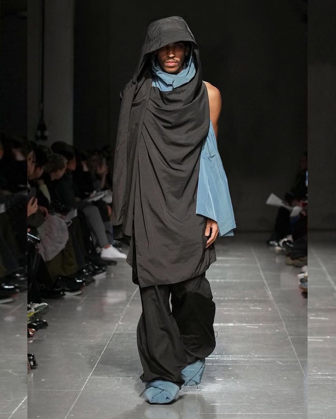 Work by Jack Foulds, Modelo, in Londres