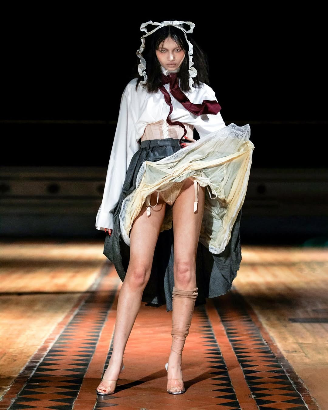 Work by ζ₯ ηΎ, Model, in Londen