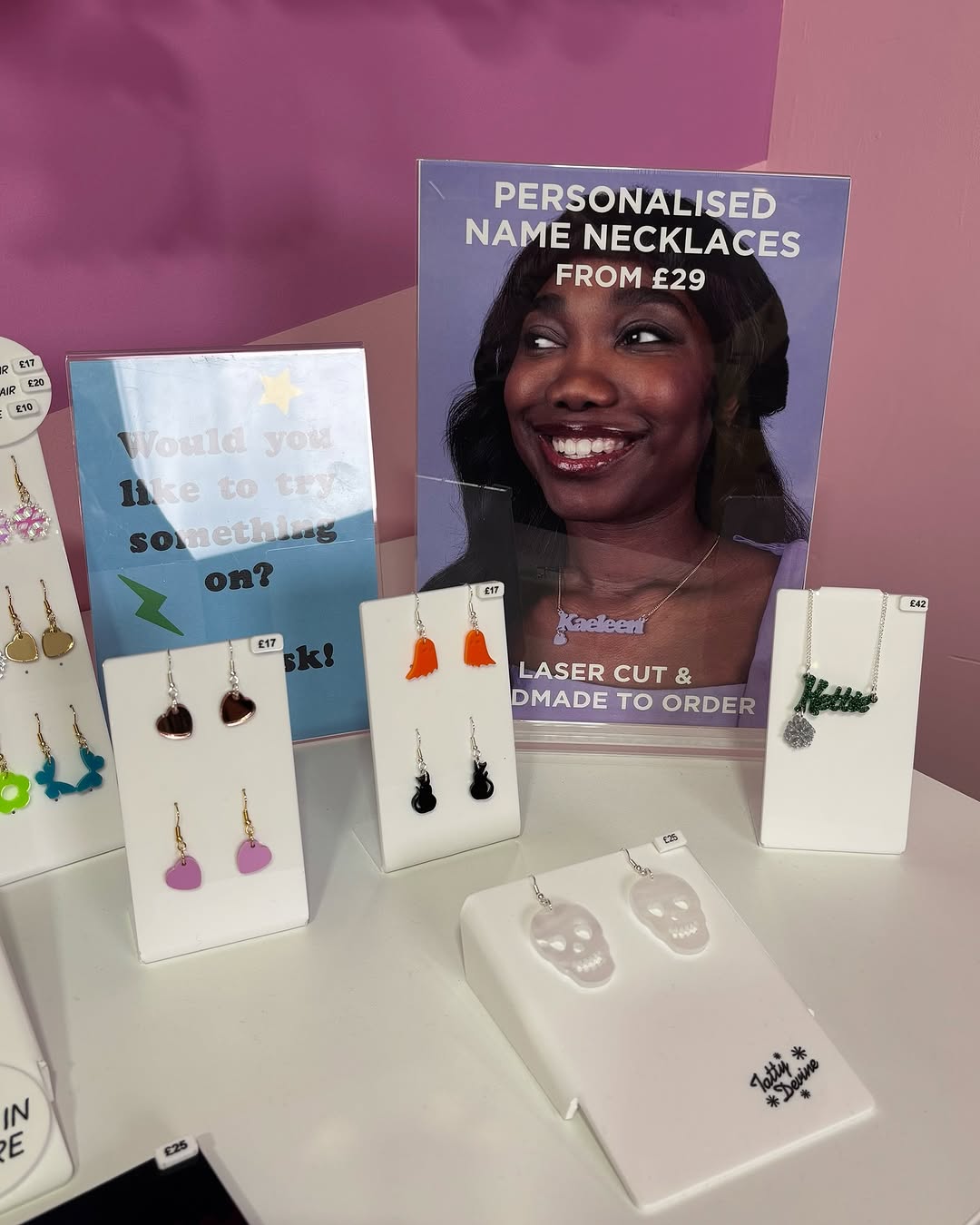 Work by jenna, Maquillador, in Londres