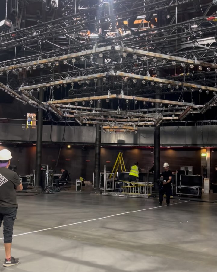 Work by Dana Keren, Diseñador de Escenografía, in Londres