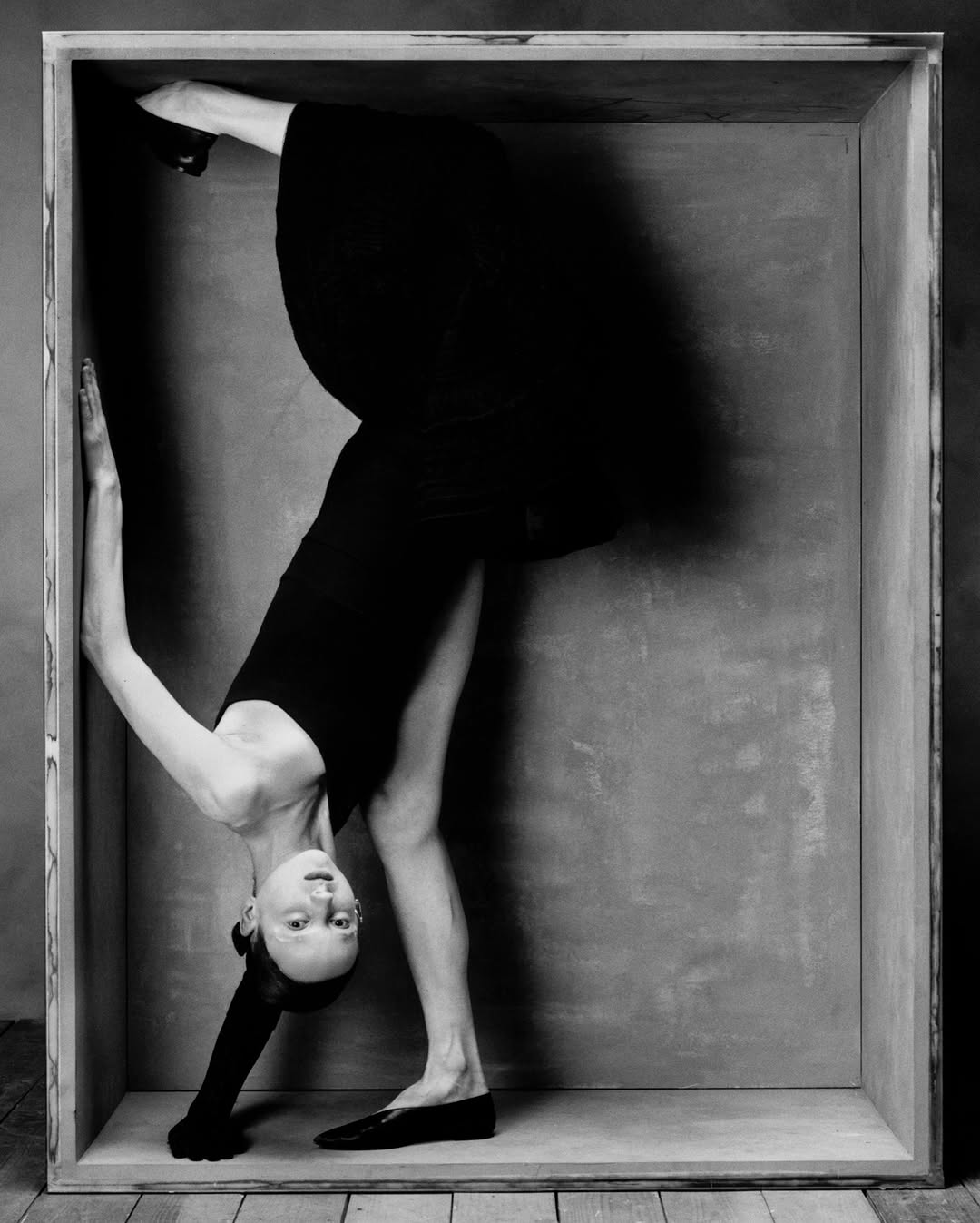 Work by Zara Sands, Modelo, in Londres