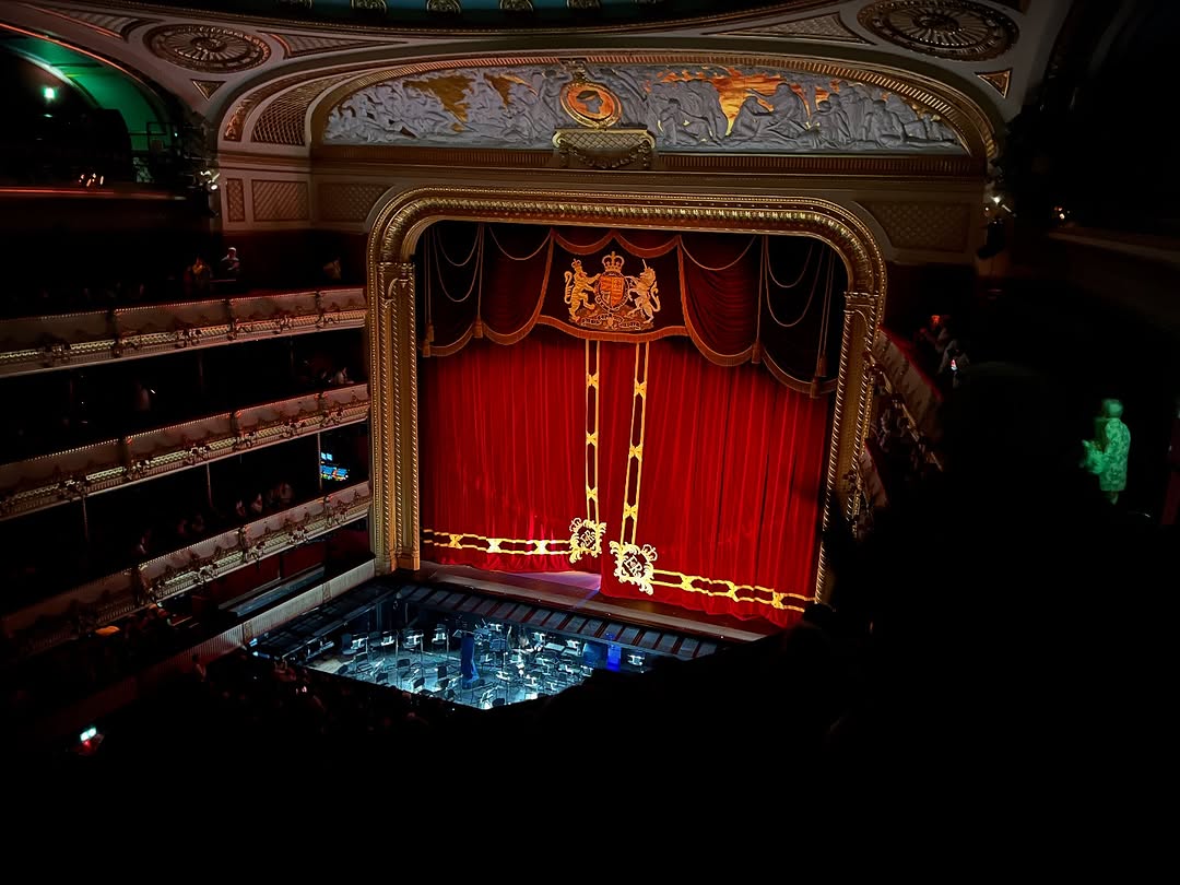 Work by Mimi, Modelo, in Londres