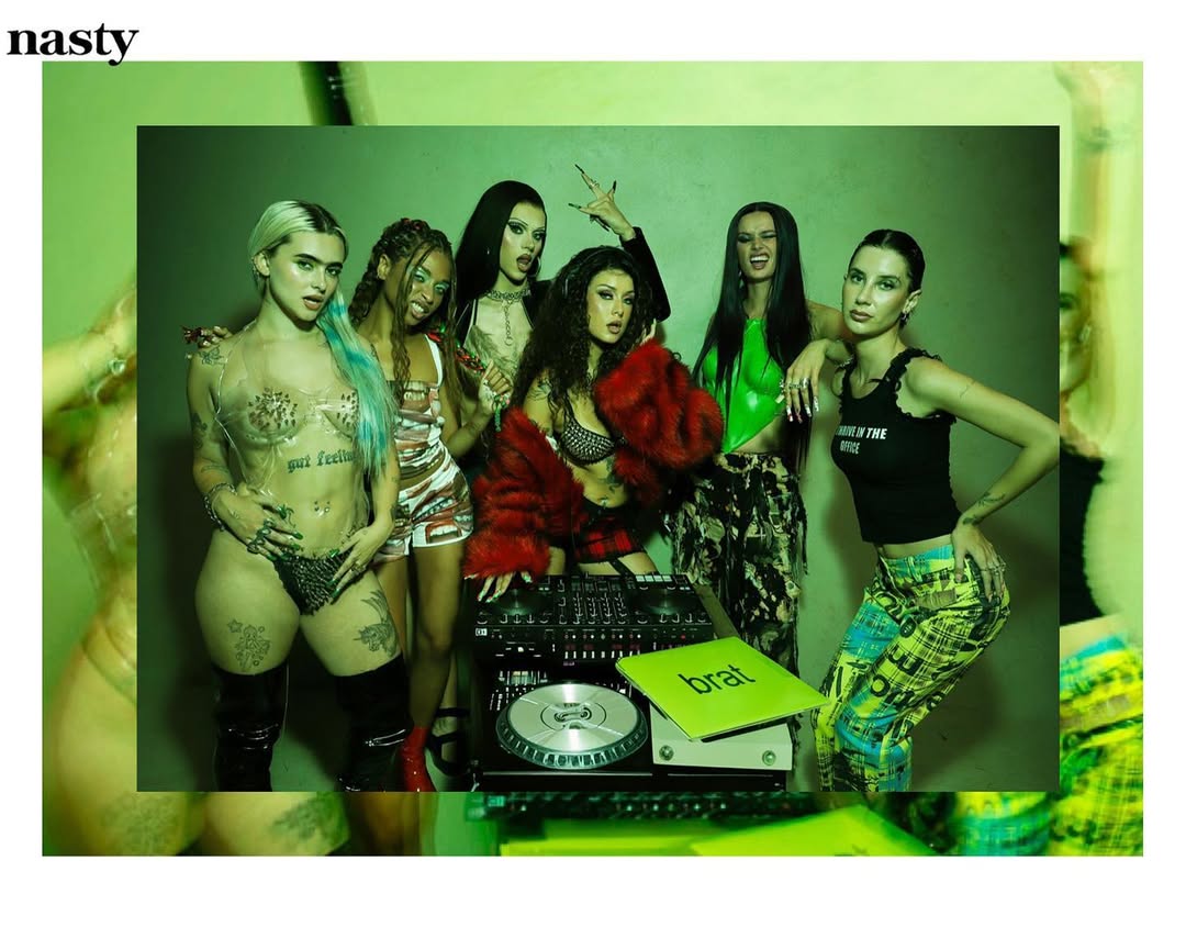 Work by Amber Wild, Diseñador de Escenografía, in Londres