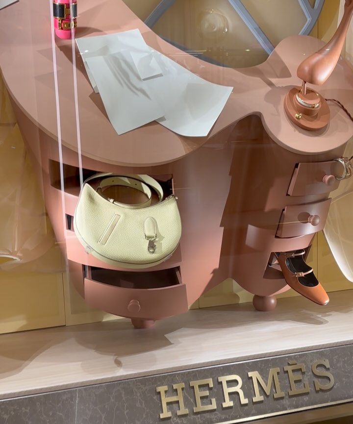 Work by David Curtis-Ring, Set Ontwerper, in Londen