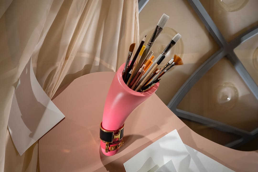 Work by David Curtis-Ring, Set Ontwerper, in Londen