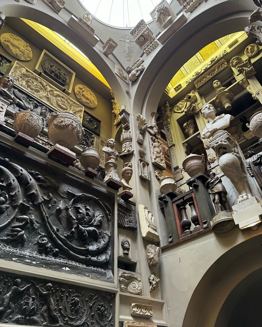 Work by Charlie Heath-Martin, Set Ontwerper, in Londen