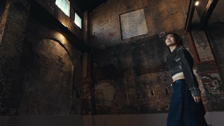 Work by SHINSHIN信心, Directeur artistique, in Londres