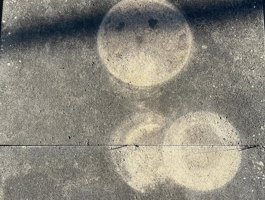 Work by milla lewis, Directeur, in Londen