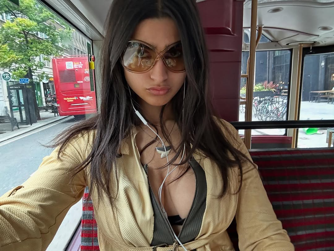 Work by lalli anjum☆, Modelo, in Londres