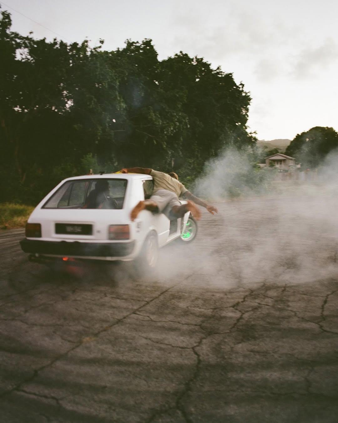 Work by o l l i e, Director de Arte, in Londres