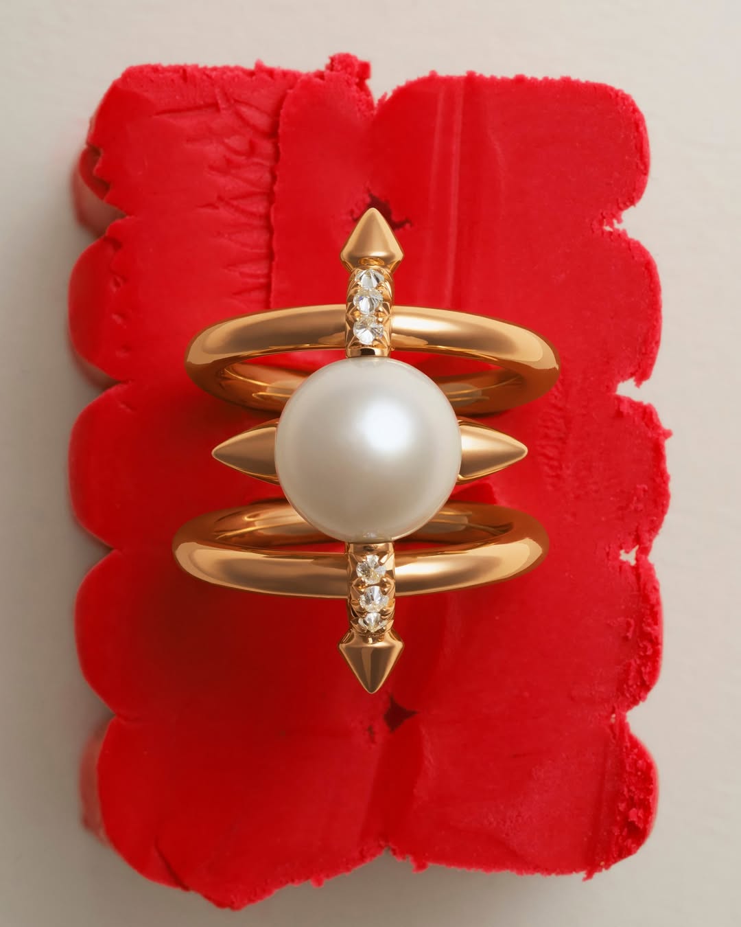 Work by Gemma Tickle, Set Ontwerper, in Londen