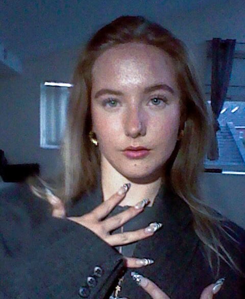 Work by Ezra Alexander, Directeur artistique, in Londres