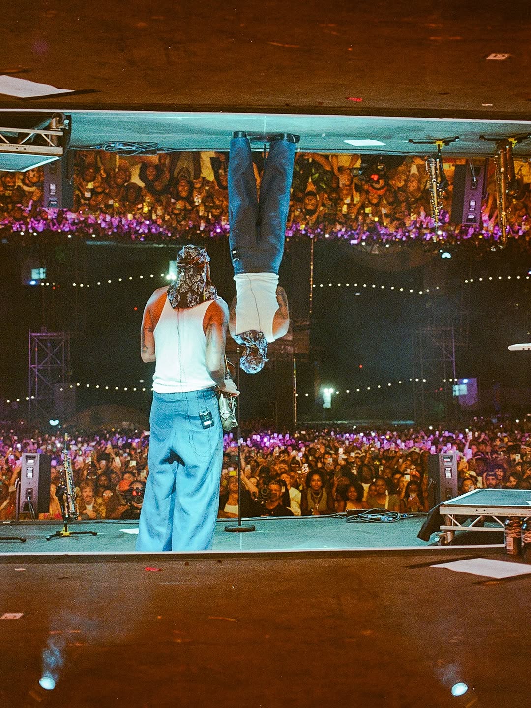 Work by Paris Hammond-Hagan, Director Creativo, in Londres