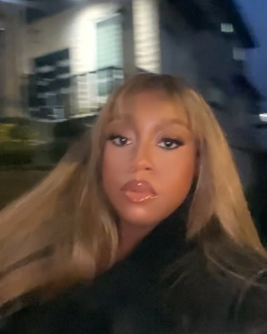 Work by II, Colorista, in Londres