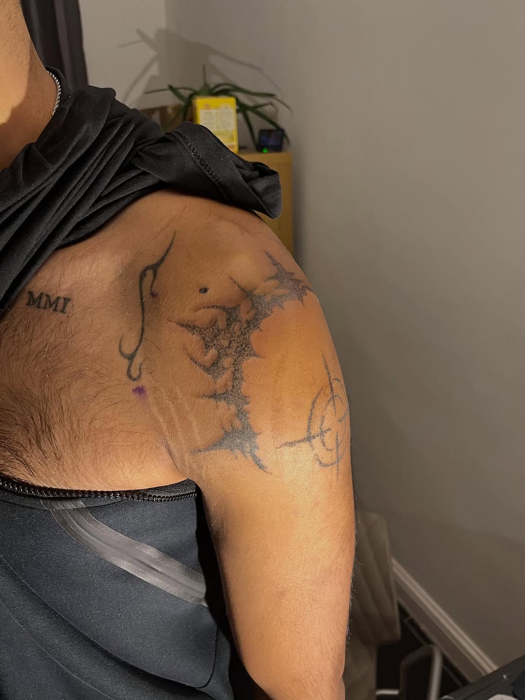 Work by ZINZI ALEXXANDERR-CAINE(THEY/THEM), Kunstenaar, in Londen