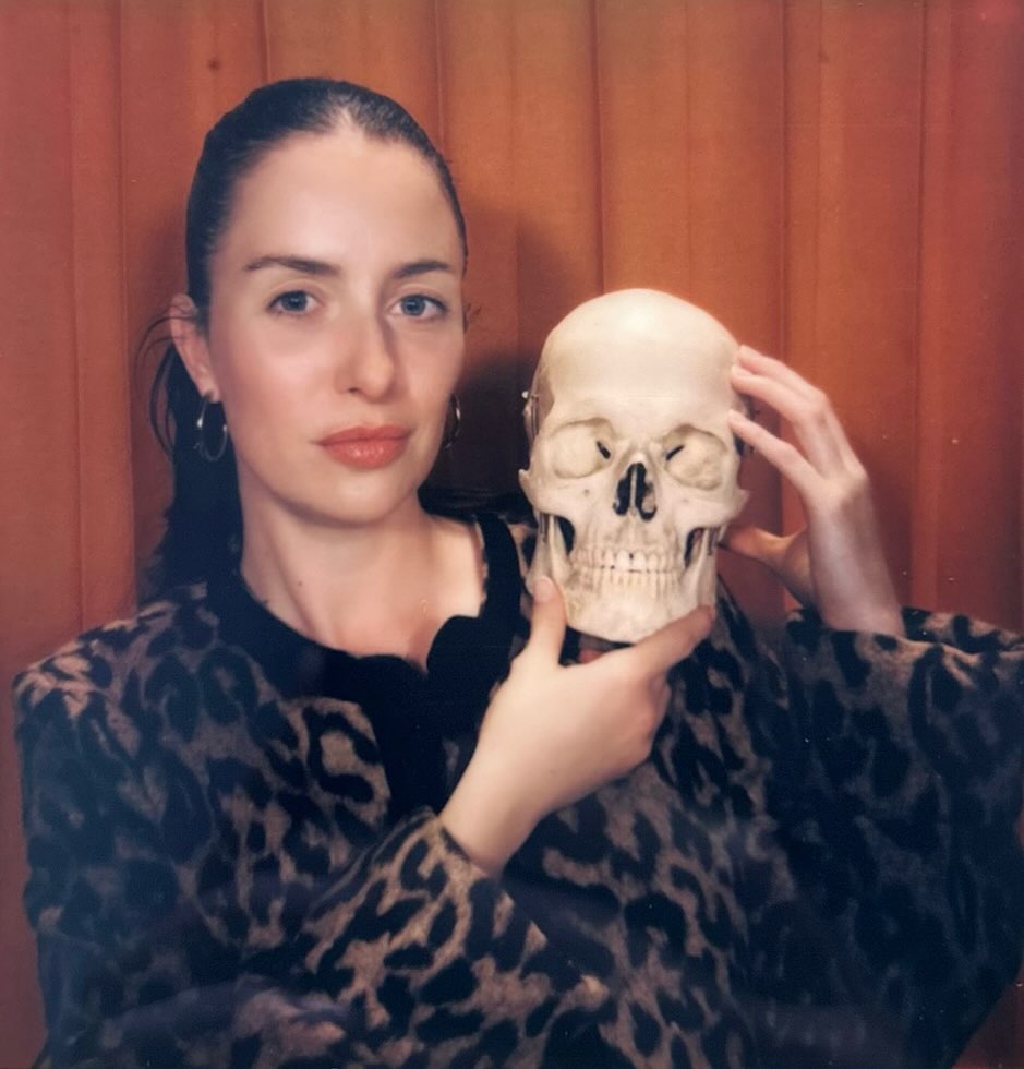 Work by Ashleigh Kane, Director Creativo, in Londres