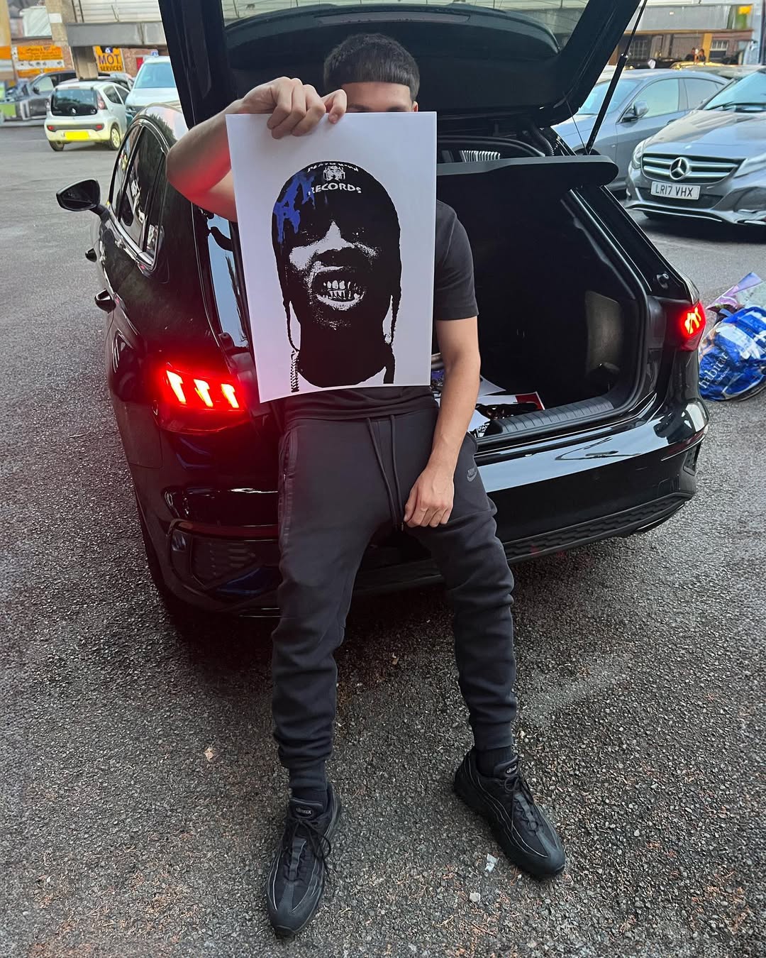 Work by rokochoudhry, Kunstenaar, in Londen