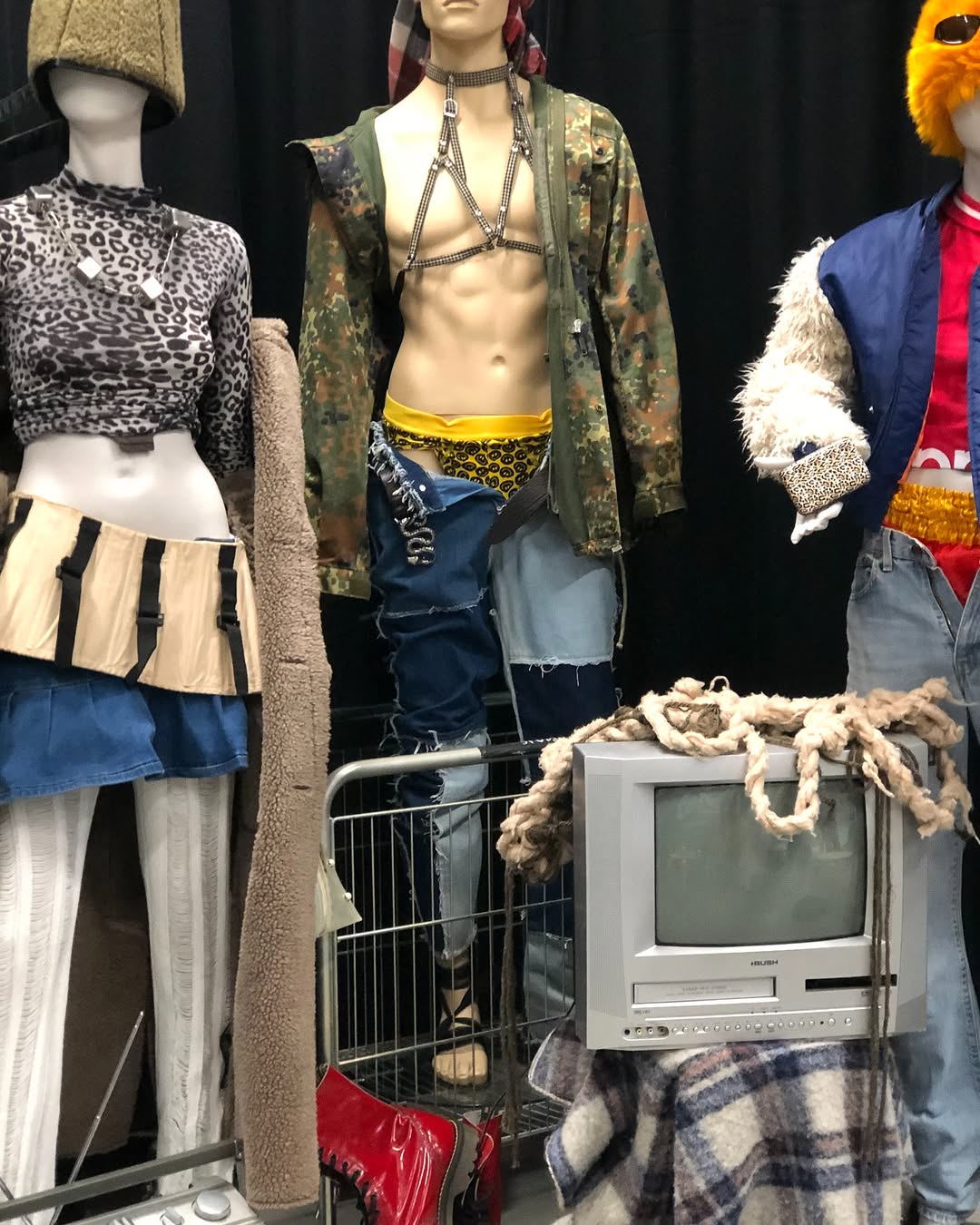 Work by oscar sasso, Estilista, in Londres