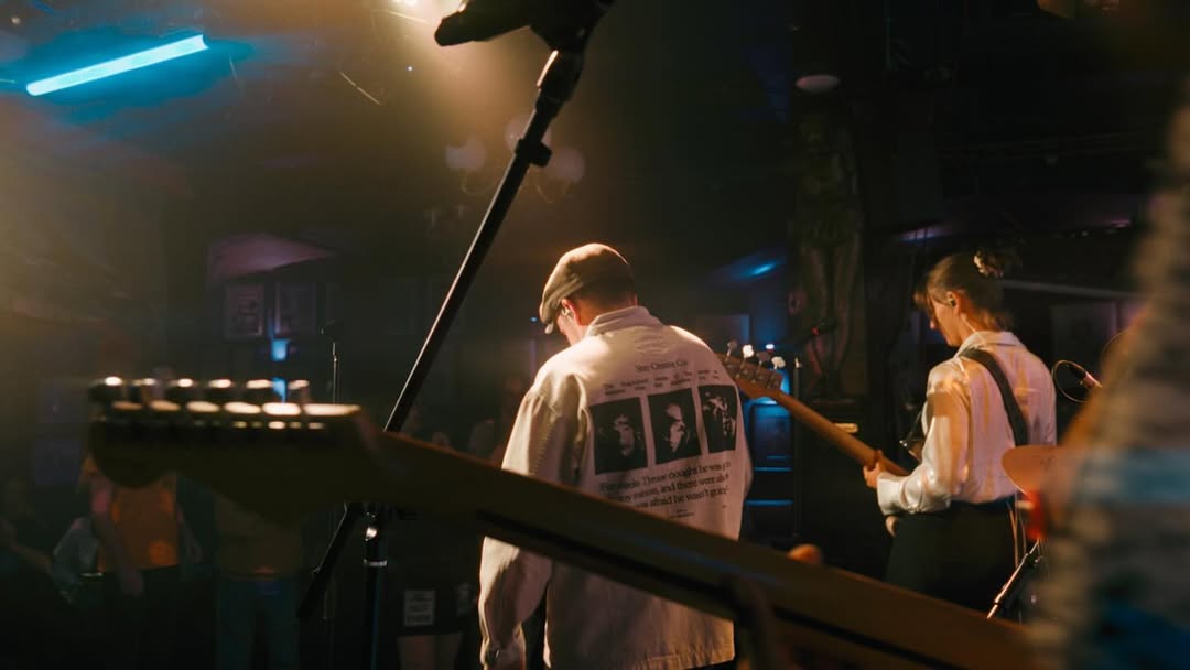 Work by James Bird, Directeur, in Londen