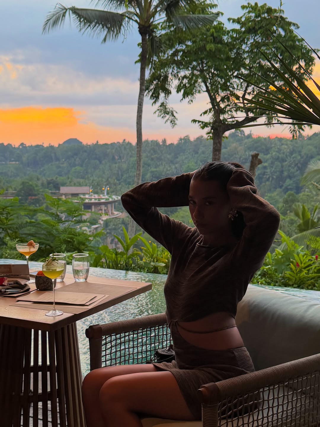 Work by D, Modelo, in Londres