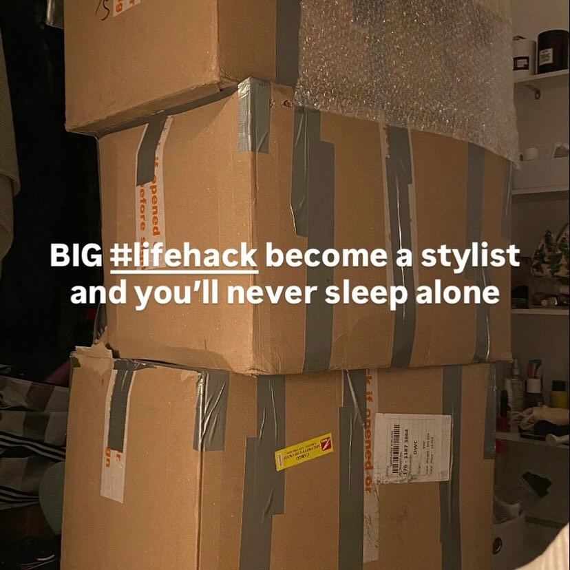 Work by OLIVIA CATCHPOLE, Estilista, in Londres