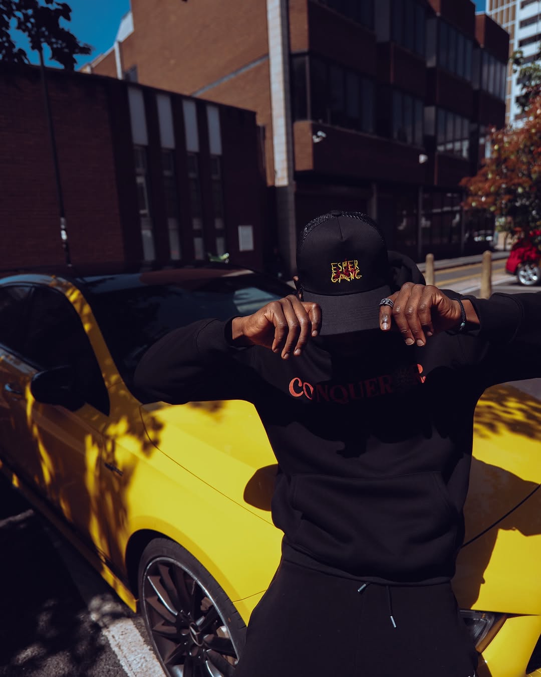 Work by Oba Moyo, Director Creativo, in Londres